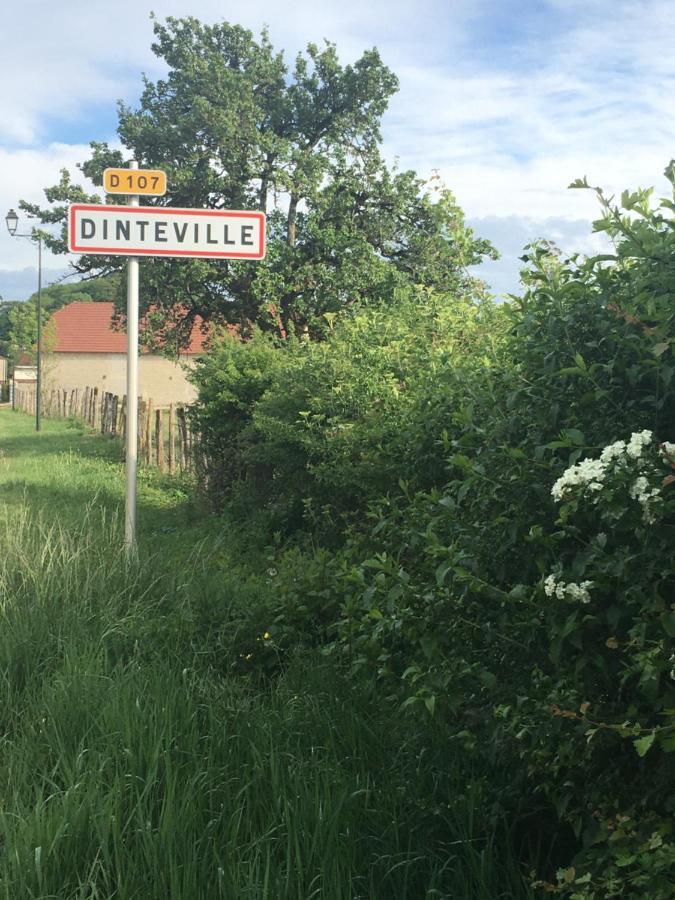 La Maisonnette Dintevilloise Pensionat Dinteville Exteriör bild